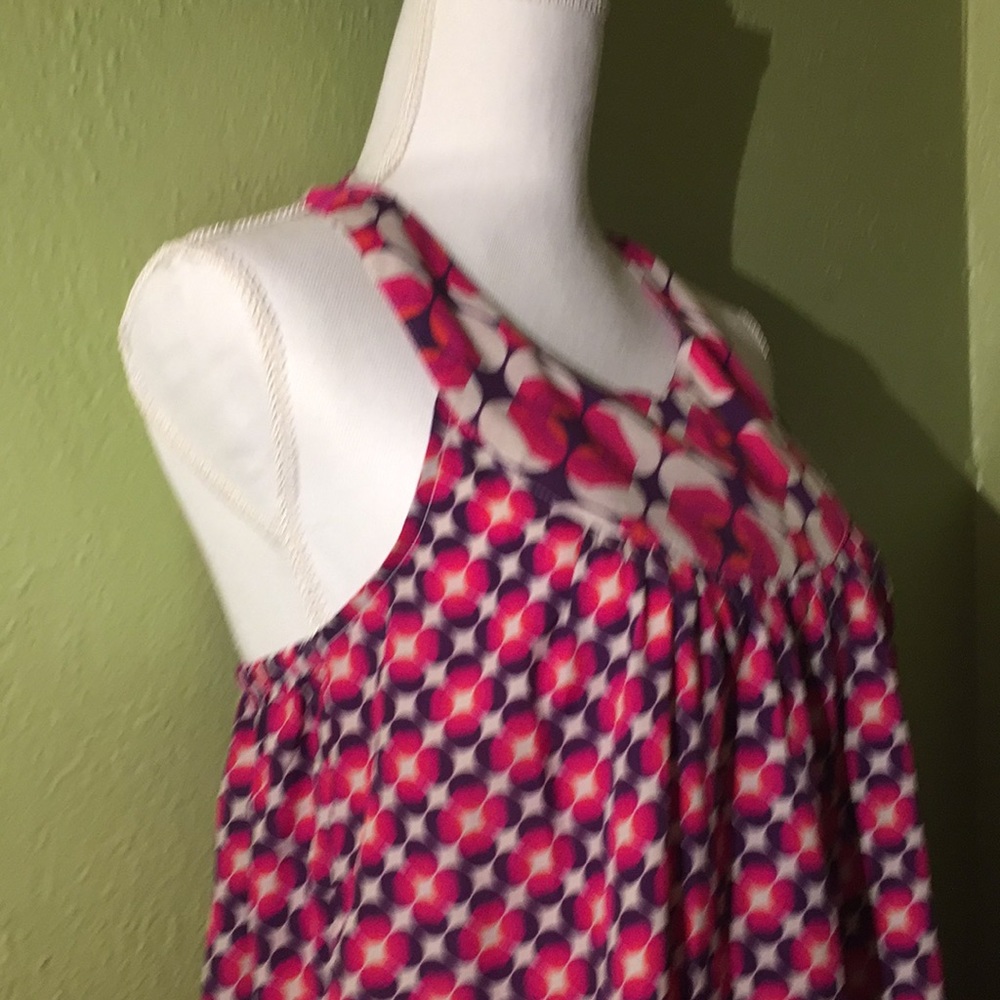 Geometric Floral Scoop Neck Sleeveless Blouse - Picture 2 of 7